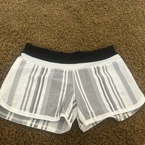 LULULEMON Striped Speed Up Women’s Athletic Shorts Size 10. SOLD
